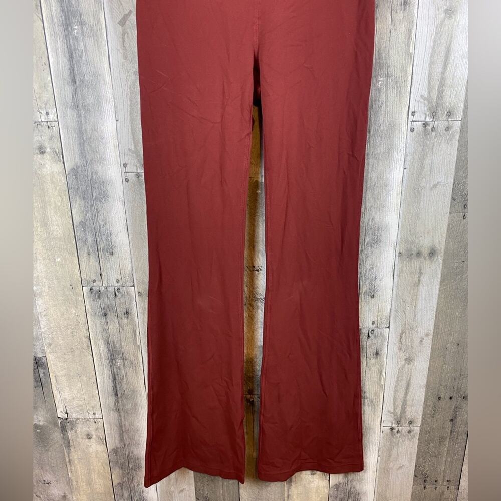 Lululemon Groove Super-High-Rise Flared Pant Nulu in Cayenne Size 6. - Picture 5 of 13